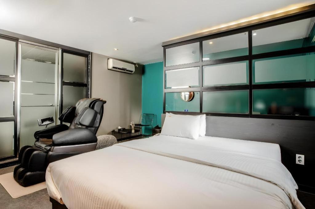 M7 Business Hotel Chilgok Extérieur photo