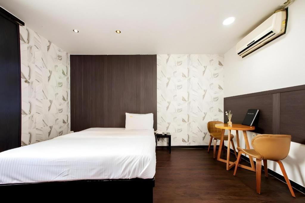 M7 Business Hotel Chilgok Extérieur photo