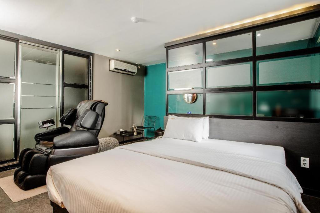 M7 Business Hotel Chilgok Extérieur photo