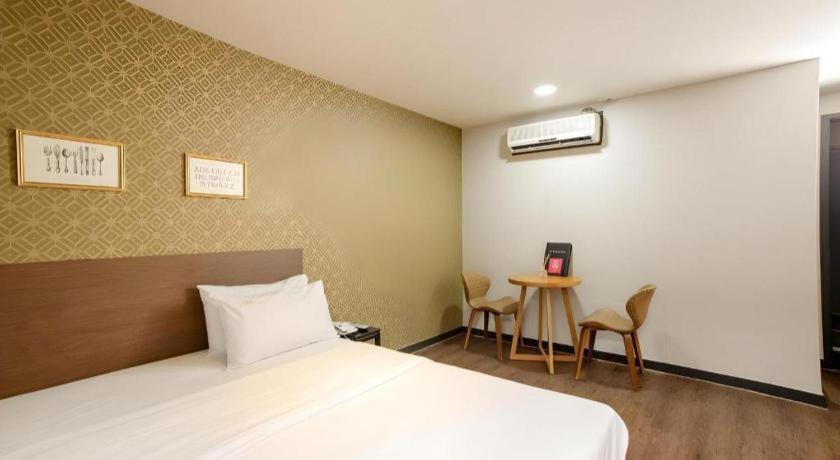 M7 Business Hotel Chilgok Extérieur photo