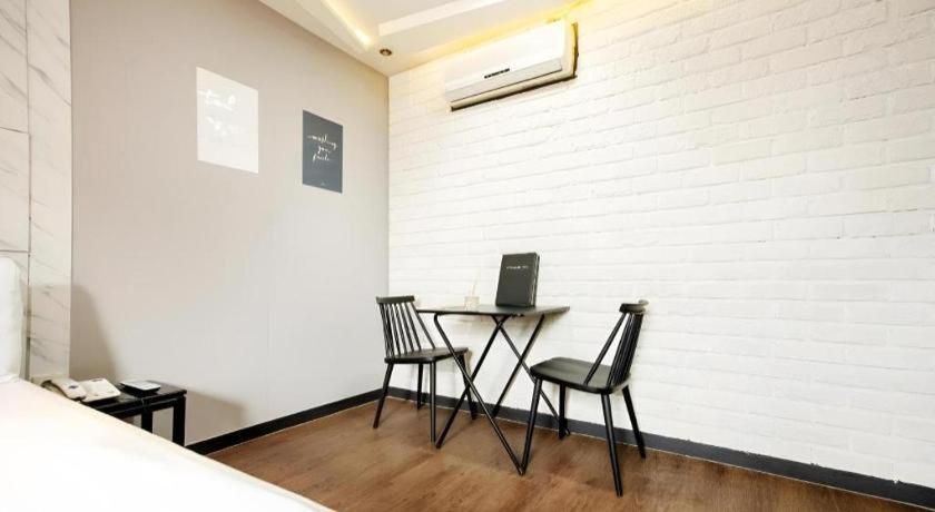M7 Business Hotel Chilgok Extérieur photo