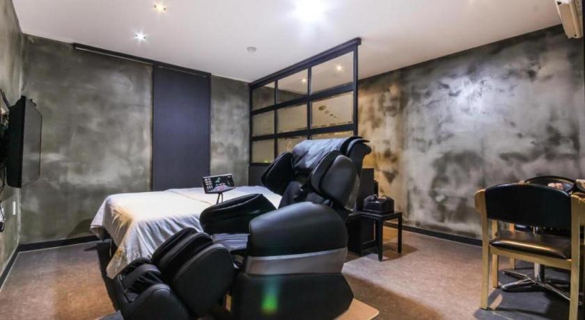 M7 Business Hotel Chilgok Extérieur photo